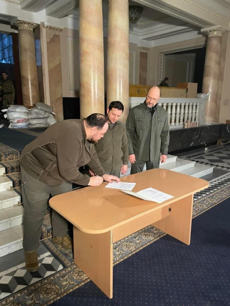 vertragsunterzeichnungUKR